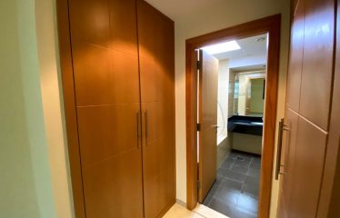 Spacious 2 Bhk with maid room available for rent in jade Residence