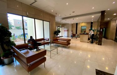 Spacious 2 Bhk with maid room available for rent in jade Residence